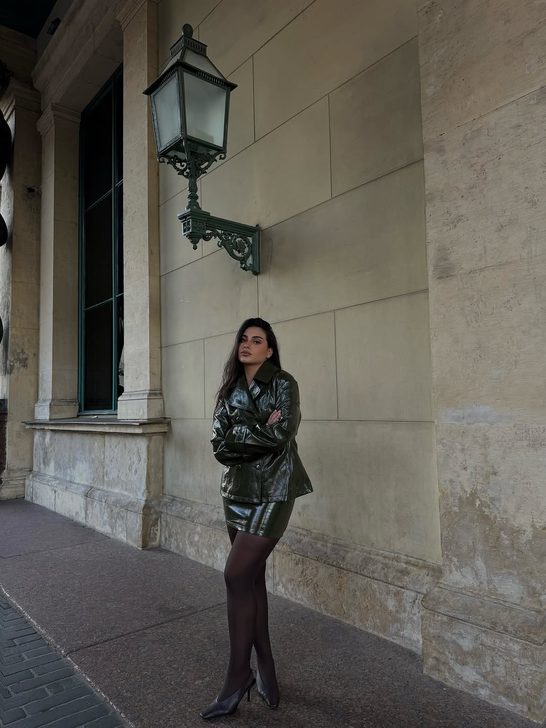 Falda de Cuero Marrón Oscuro,  - Street Fashion Jacket reseña y precio